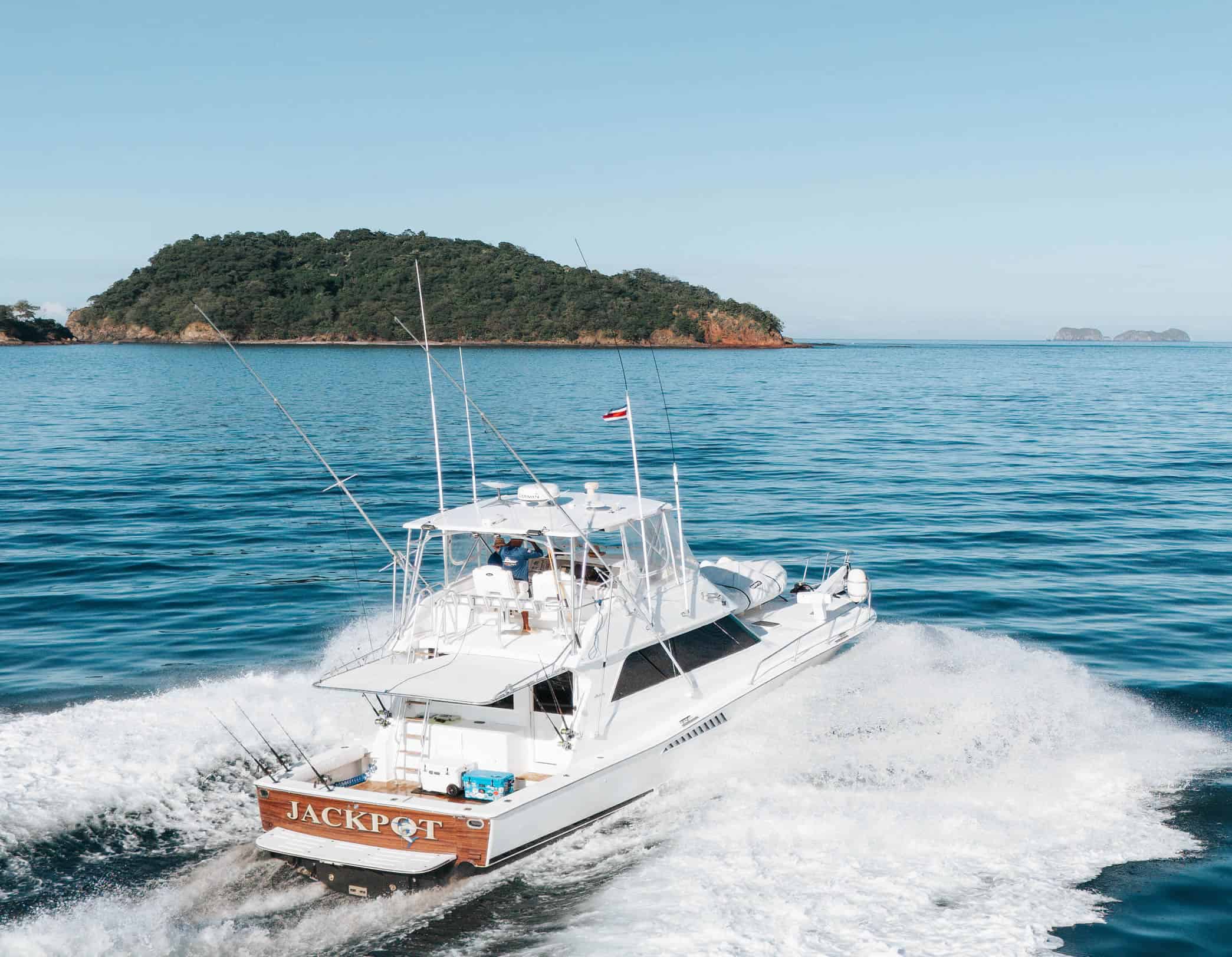 Jackpot boat -Transom Heading Out