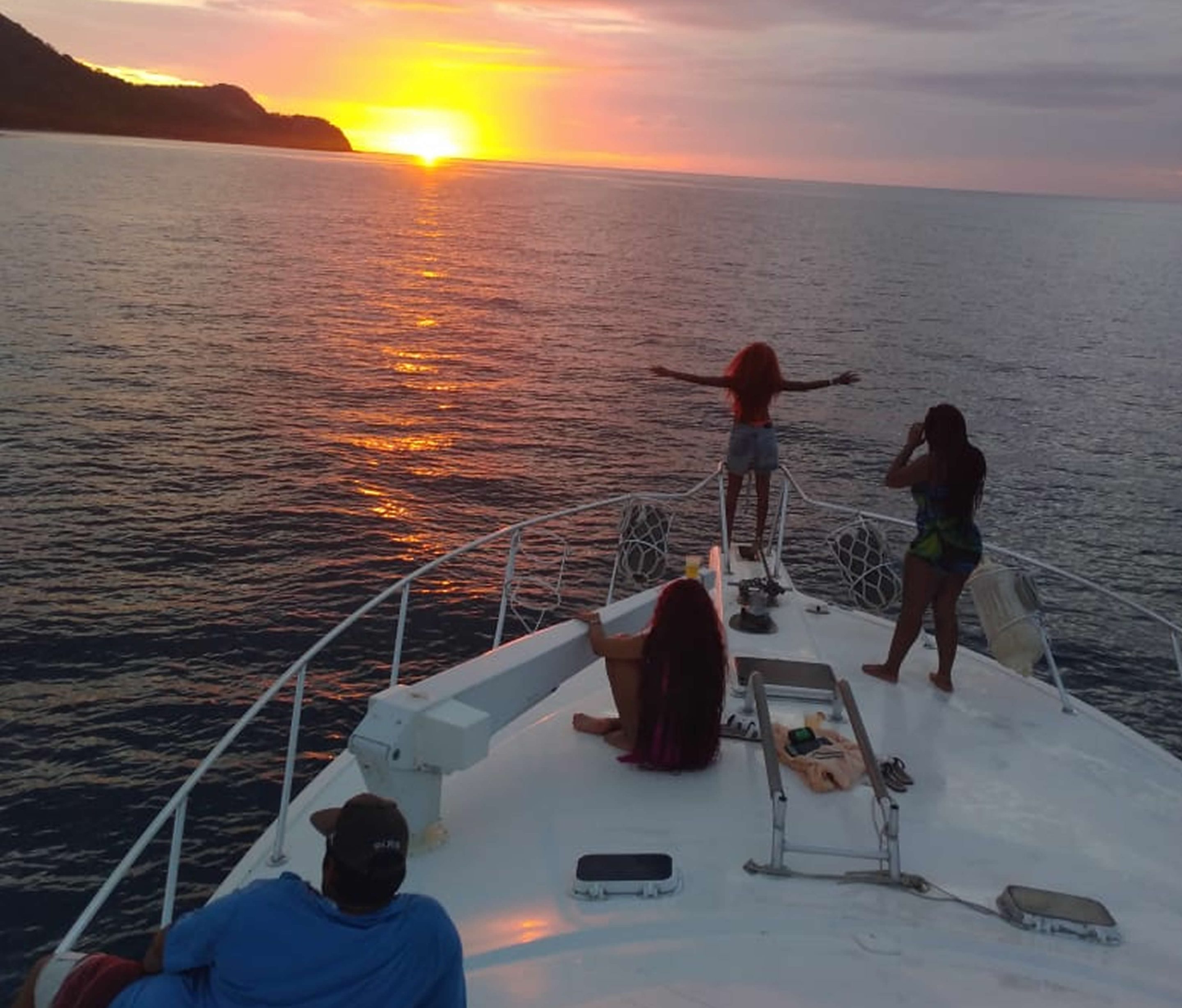 Sunset on Mamacita Sportfishing Boat Tamarindo