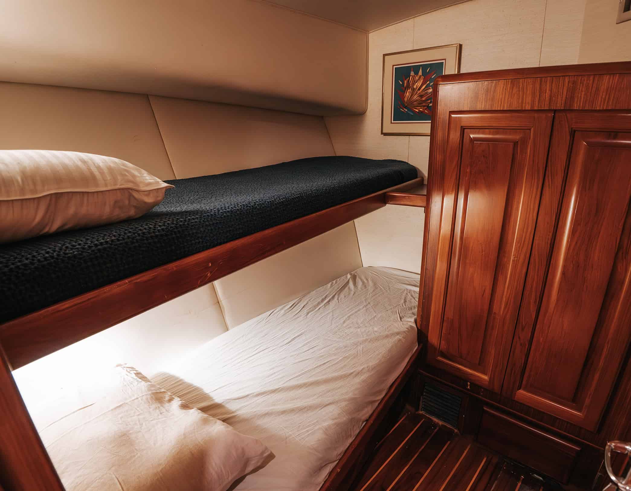 Jackpot Yatch Guest Stateroom