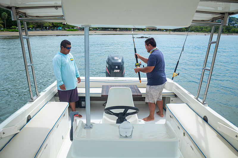 Fishing trips in Papagayo on the fishing boat Macarela