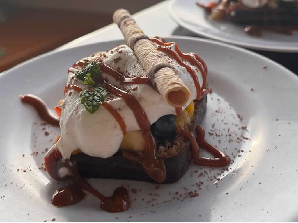 This dessert is part of the dining experience served during Papagayo catamaran tours, highlighting the combination of leisure and gourmet cuisine.