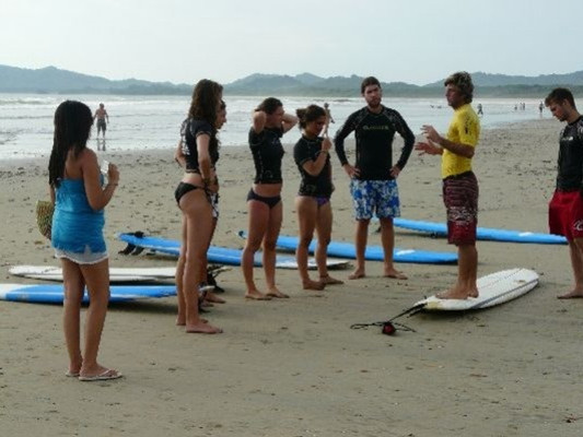 Surf lessons in Tamarindo